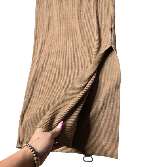 House of Harlow Ribbed Knit Midi Dress - Picture 5 of 6